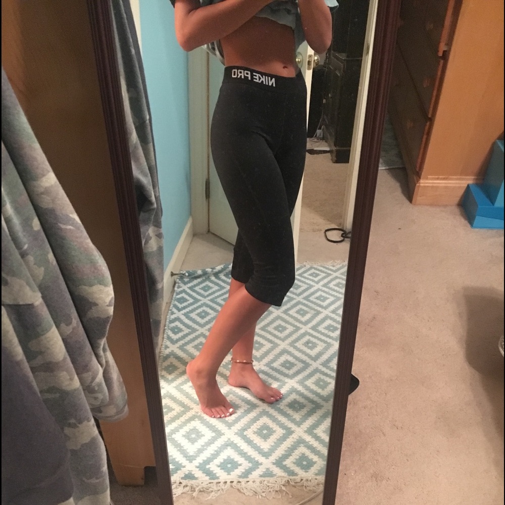 nike pro cropped leggings